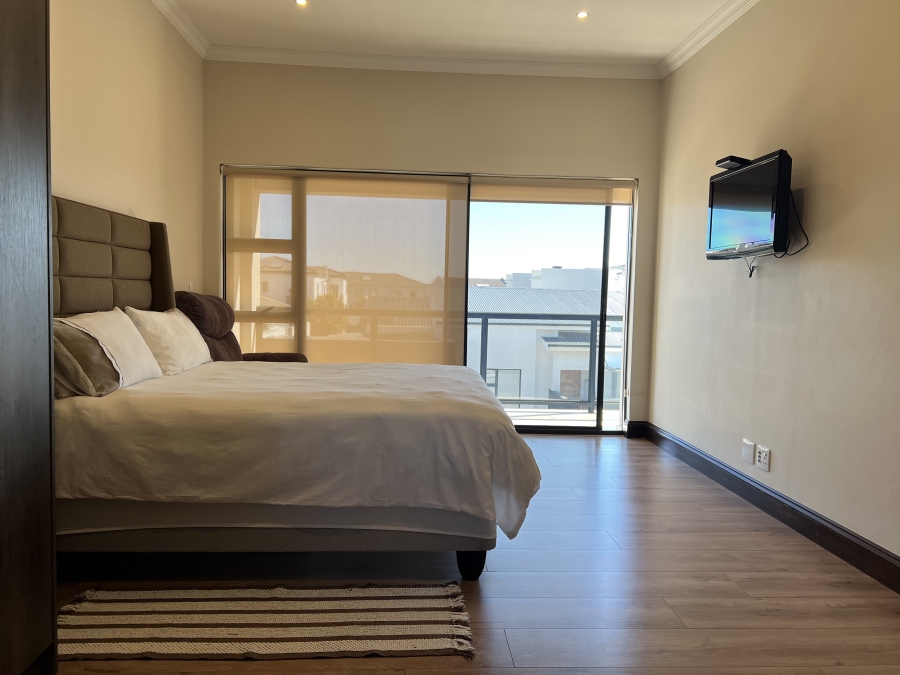 6 Bedroom Property for Sale in Sagewood Western Cape